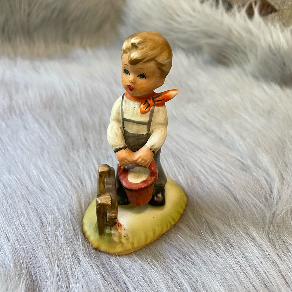 Vintage 1960’s Erich Stauffer figurine.
